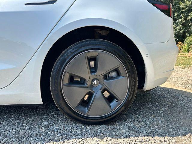 2021 Tesla Model 3 Standard Range Plus Rear-Wheel Drive