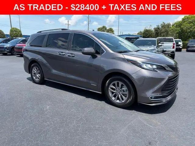 2021 Toyota Sienna XLE for sale in Bradenton, FL