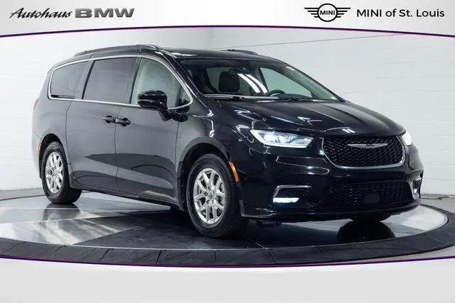 2022 Chrysler Pacifica Touring L for sale in St. Louis, MO