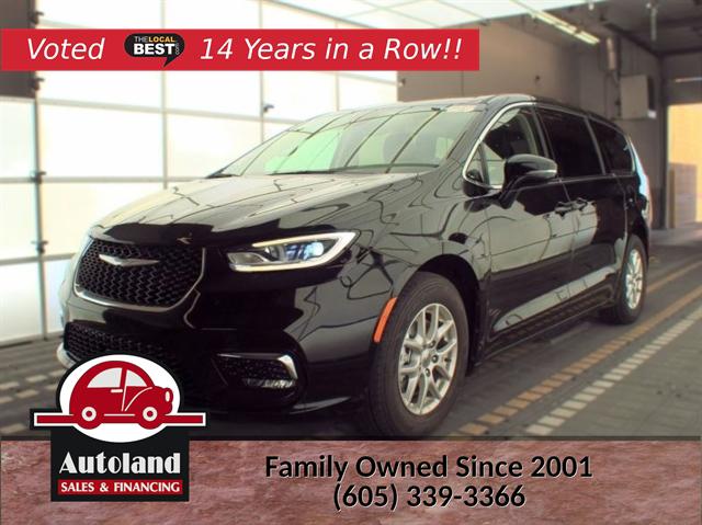 2024 Chrysler Pacifica Touring L for sale in Sioux Falls, SD
