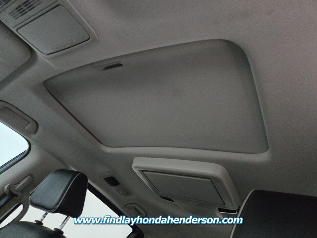 2025 Honda Odyssey Elite - Photo 13