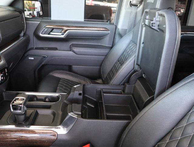 2023 GMC Sierra 1500 4WD Crew Cab Short Box Elevation with 3SB