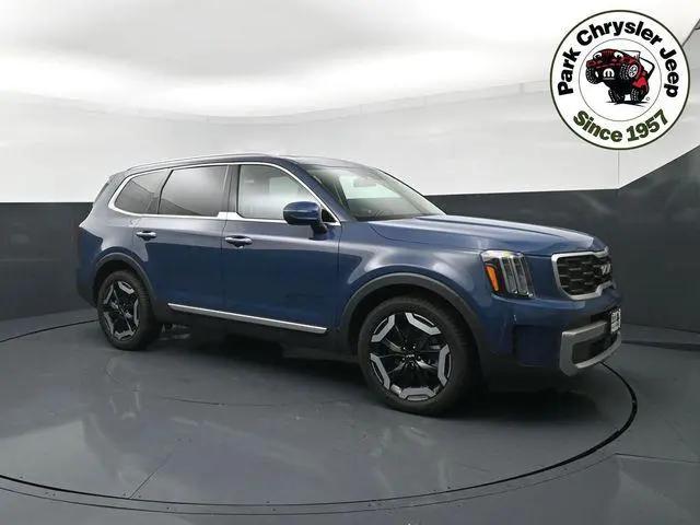 2023 Kia Telluride S for sale in Burnsville, MN