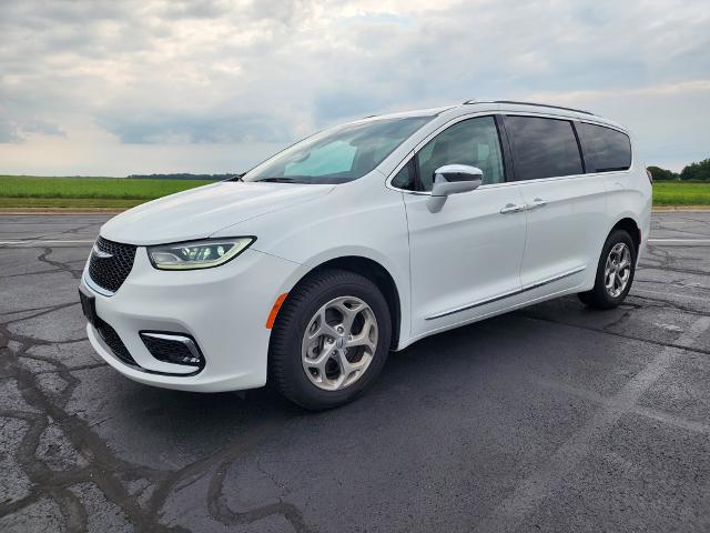 2021 Chrysler Pacifica Limited AWD for sale in Watseka, IL
