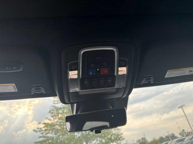 2021 Ram 1500 Limited Crew Cab 4x4 57 Box