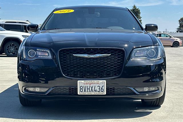 2019 Chrysler 300 300S