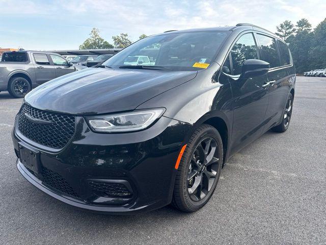 2025 Chrysler Pacifica Limited for sale in Glen Allen, VA