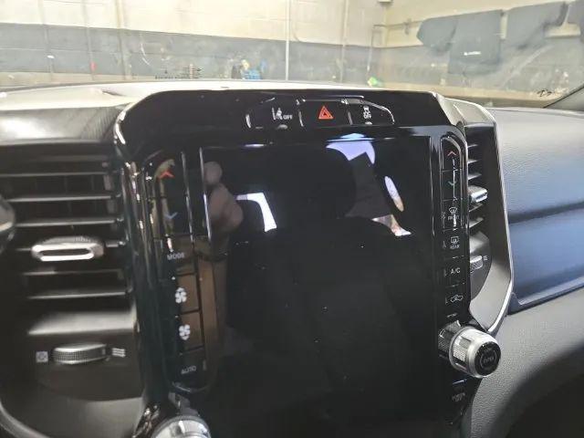 2026 Ram 3500 Big Horn Crew Cab 4x4 8 Box