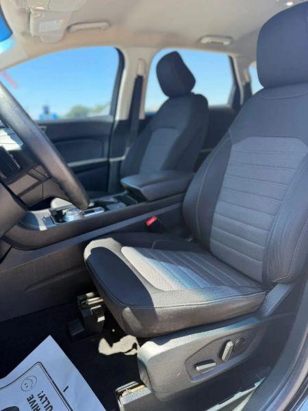 2020 Ford Edge SE