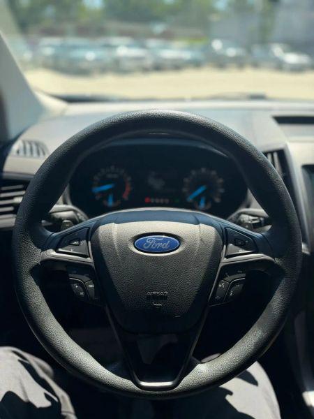 2020 Ford Edge SE