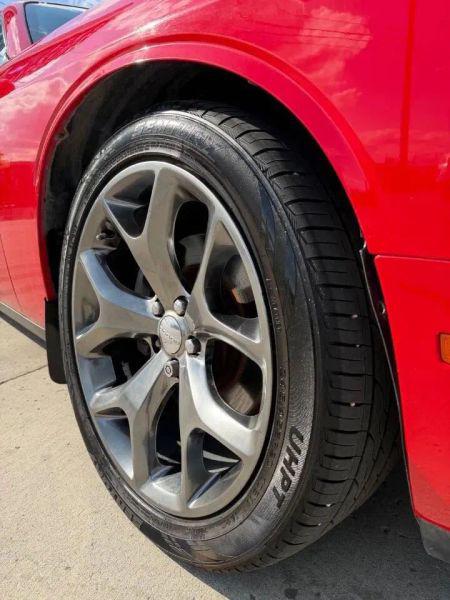 2015 Dodge Challenger SXT Plus