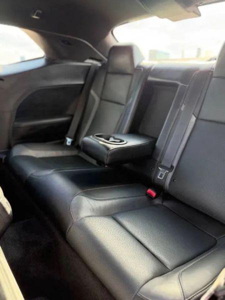2015 Dodge Challenger SXT Plus