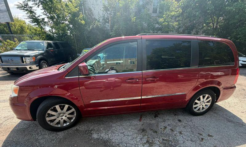 2013 Chrysler Town & Country Touring for sale in Milwaukee, WI