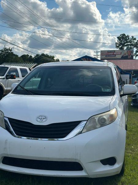 2012 Toyota Sienna LE V6 8 Passenger for sale in Summerville, SC