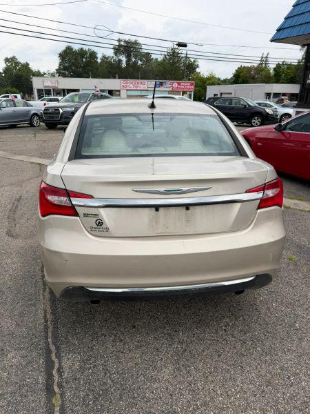 2013 Chrysler 200 Touring