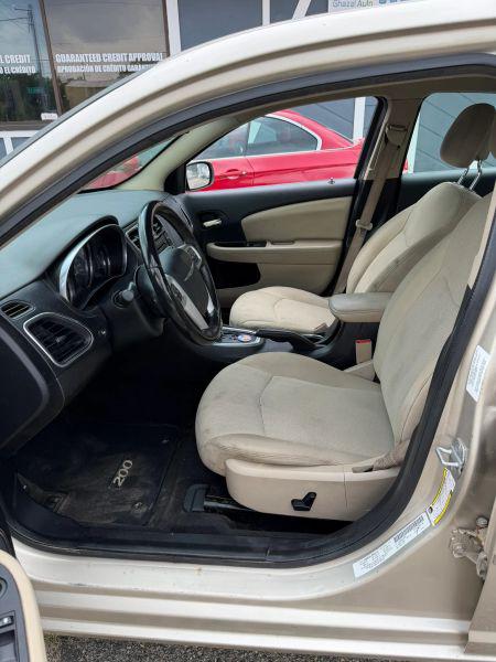 2013 Chrysler 200 Touring