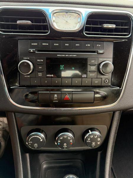 2013 Chrysler 200 Touring
