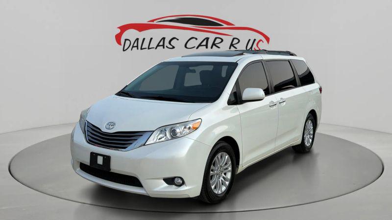 2017 Toyota Sienna XLE 8 Passenger for sale in Dallas, TX