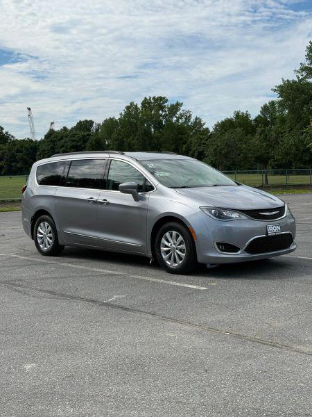 2017 Chrysler Pacifica Touring-L for sale in Lowell, MA