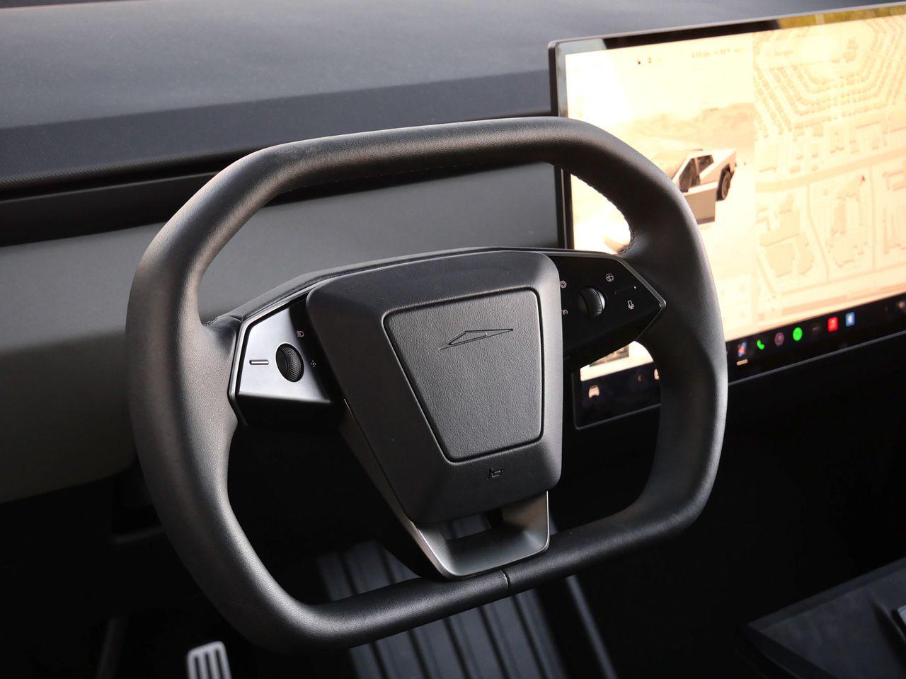 2025 Tesla Cybertruck Base - Photo 12