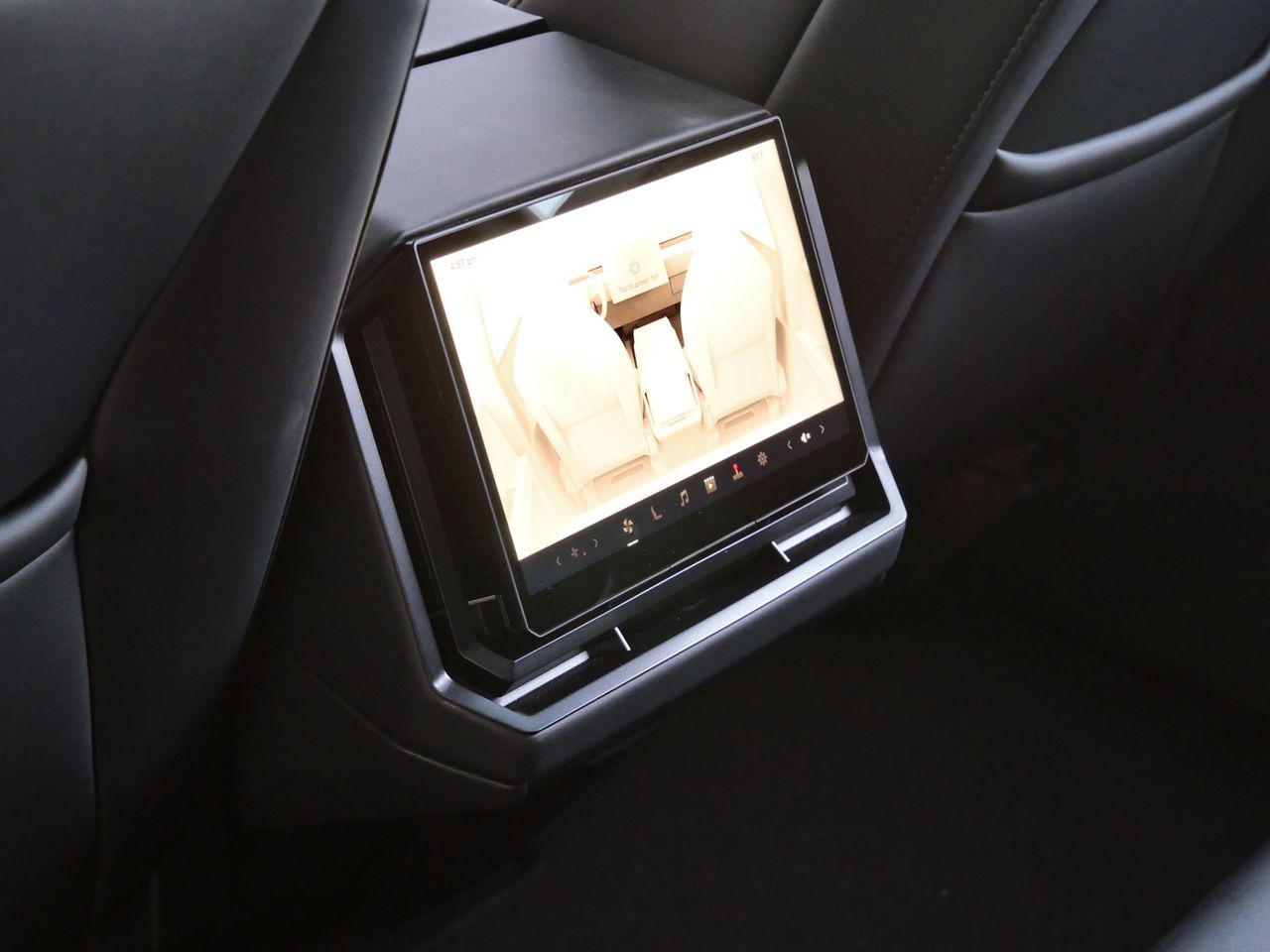 2025 Tesla Cybertruck Base - Photo 18