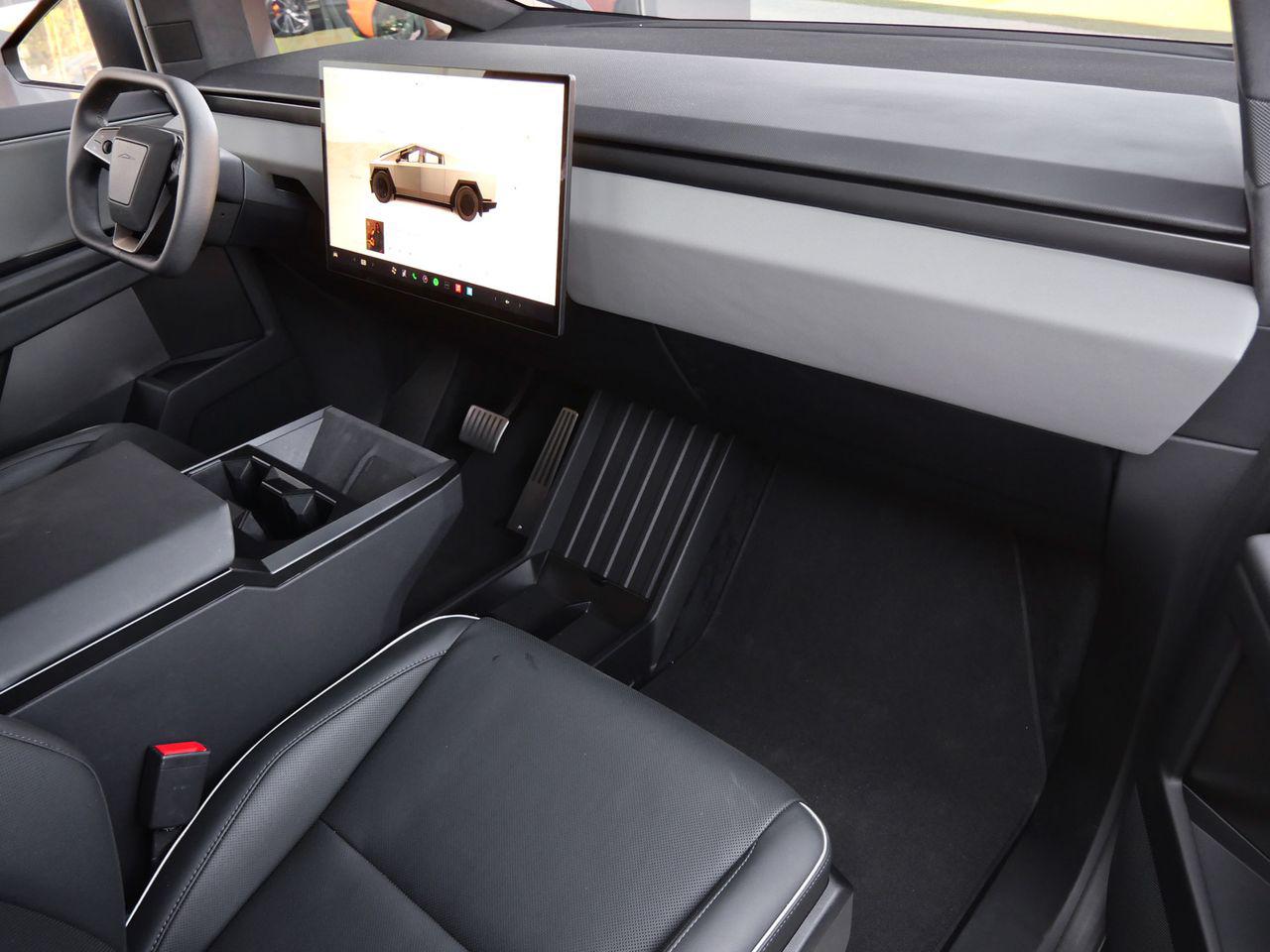 2025 Tesla Cybertruck Base - Photo 21