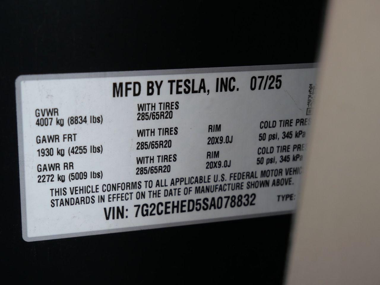2025 Tesla Cybertruck Base - Photo 24