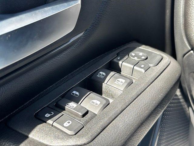2026 Ram 1500 Warlock Crew Cab 4x4 57 Box