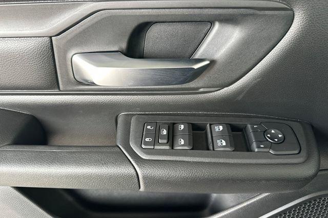 2026 Ram 1500 Express Crew Cab 4x4 57 Box
