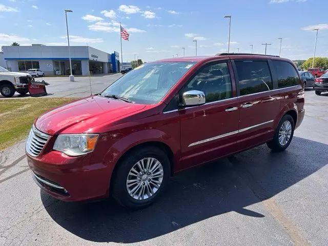 2016 Chrysler Town & Country Touring-L for sale in Sandusky, MI