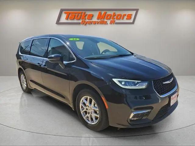 2024 Chrysler Pacifica Touring L for sale in Dyersville, IA