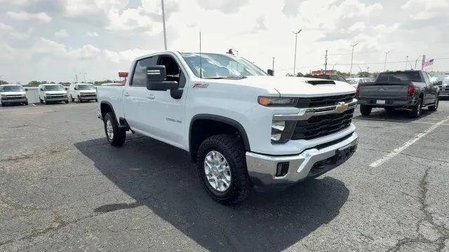 2025 Chevrolet Silverado 2500HD 4WD Crew Cab Standard Bed LT for sale in Columbus, OH