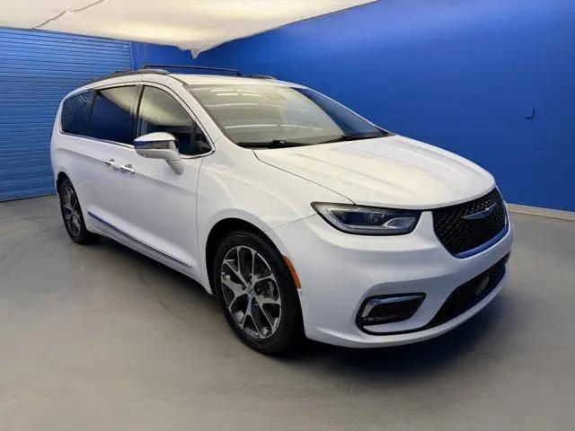 2022 Chrysler Pacifica Limited for sale in Louisville, KY