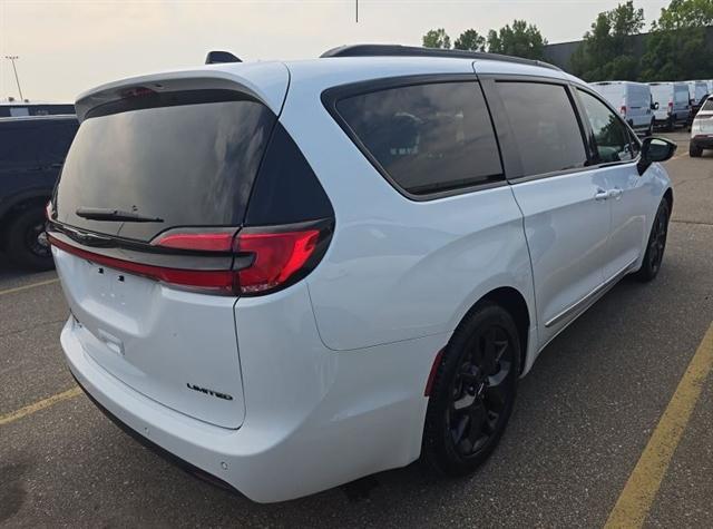 2025 Chrysler Pacifica Limited