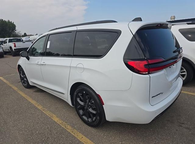 2025 Chrysler Pacifica Limited