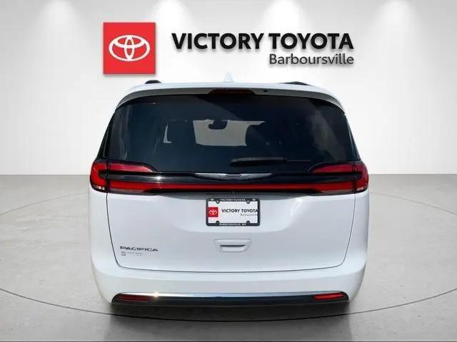 2022 Chrysler Pacifica Touring L