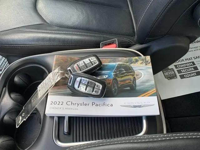 2022 Chrysler Pacifica Touring L