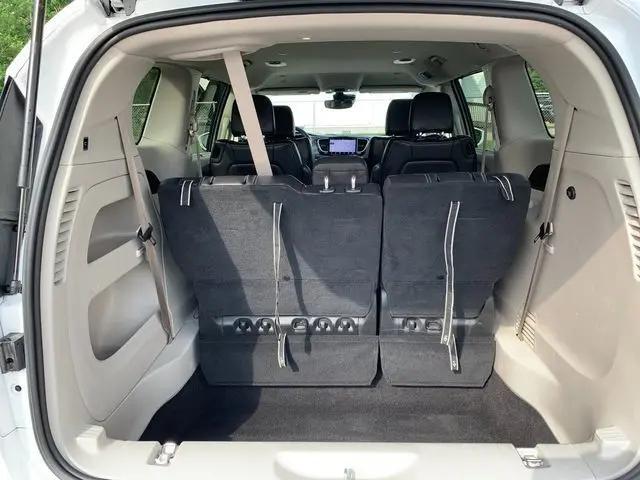 2022 Chrysler Pacifica Touring L