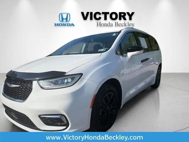 2022 Chrysler Pacifica Touring L for sale in Beckley, WV