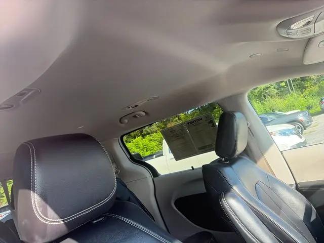 2022 Chrysler Pacifica Touring L