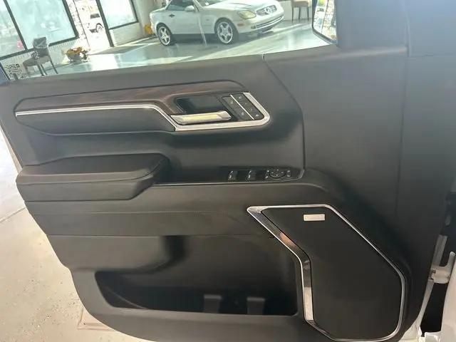 2023 GMC Sierra 1500 4WD Crew Cab Short Box SLT