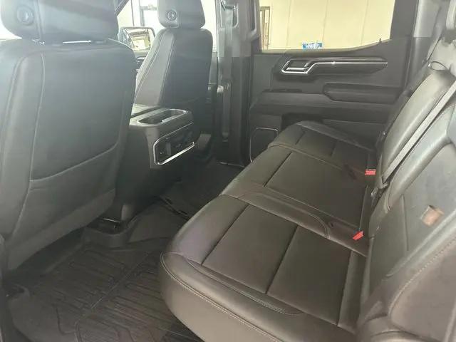 2023 GMC Sierra 1500 4WD Crew Cab Short Box SLT