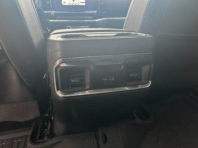 2023 GMC Sierra 1500 4WD Crew Cab Short Box SLT