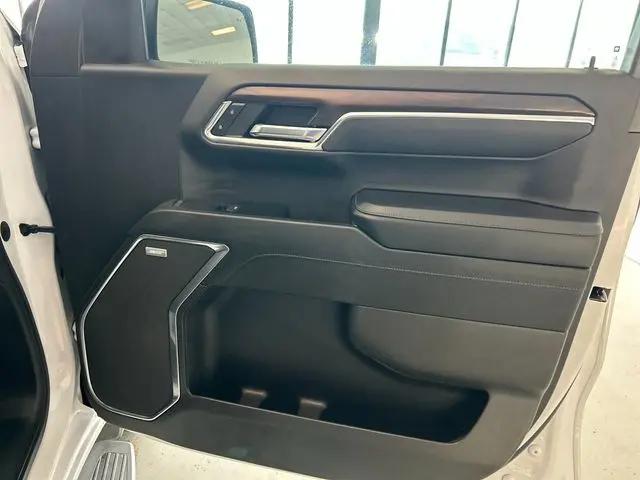 2023 GMC Sierra 1500 4WD Crew Cab Short Box SLT