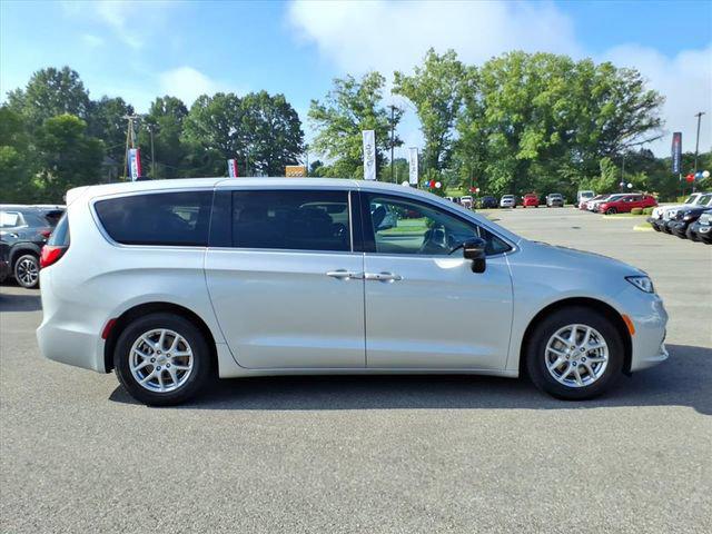 2024 Chrysler Pacifica Touring L 2024 Chrysler Pacifica Touring L