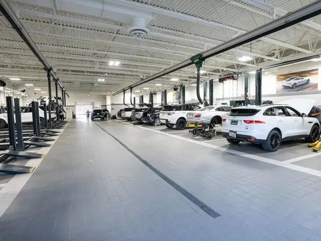 2026 Jaguar F-PACE R-Dynamic S P250 AWD Automatic