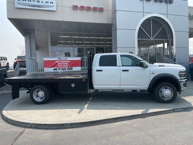 2026 RAM 5500 Chassis RAM 5500 TRADESMAN CHASSIS CREW CAB 4X4 84 CA