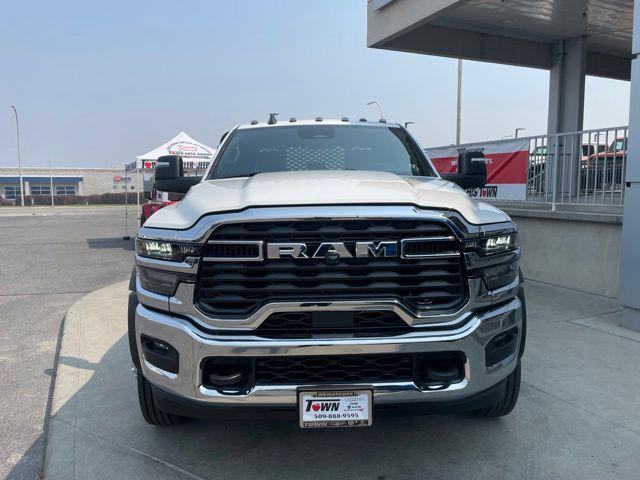 2026 RAM 5500 Chassis RAM 5500 TRADESMAN CHASSIS CREW CAB 4X4 84 CA