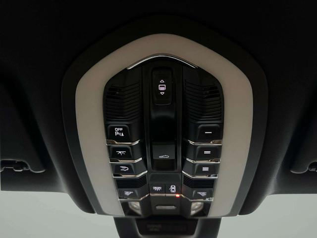 2023 Porsche Macan T