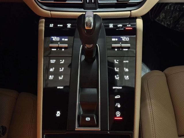 2023 Porsche Macan T